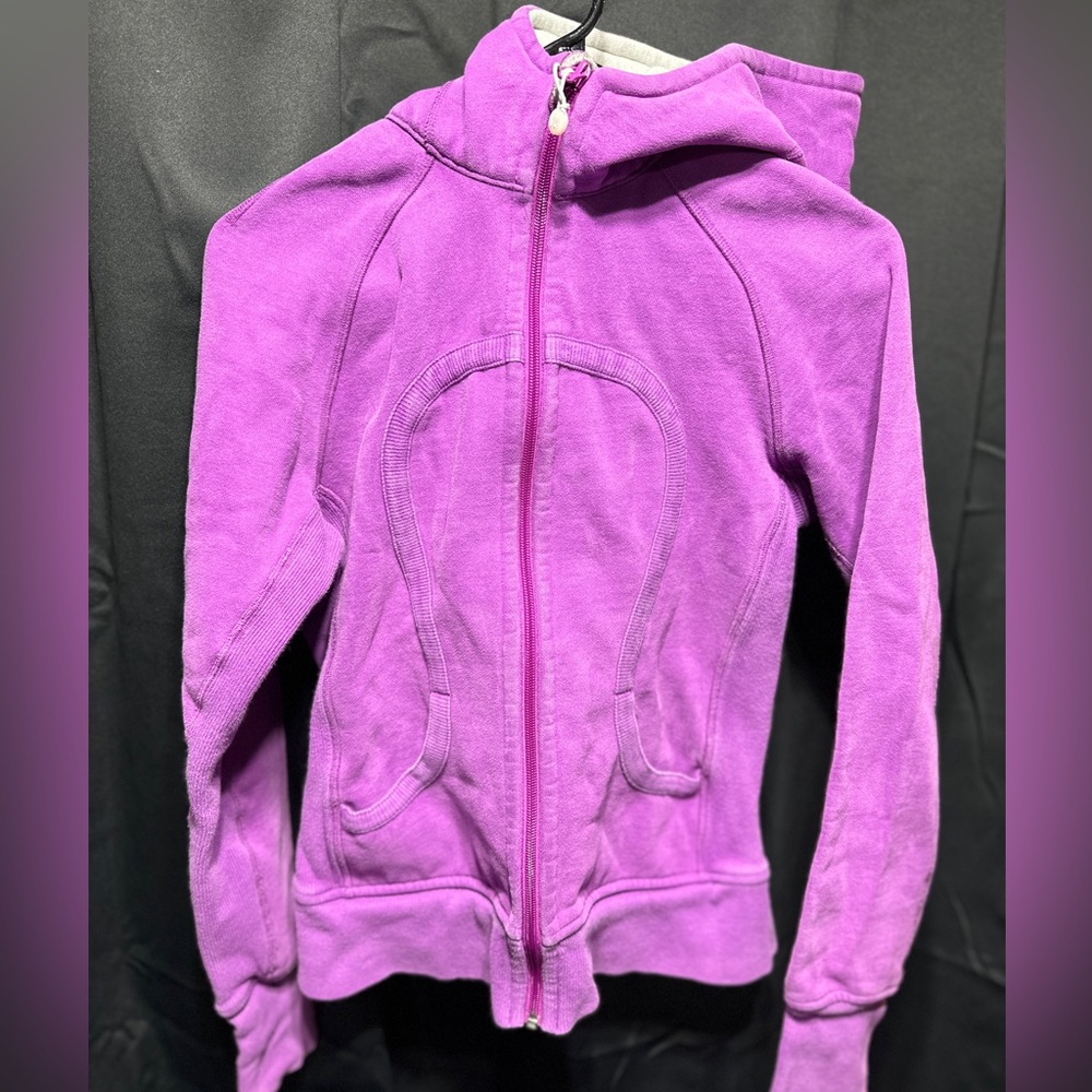 Lululemon Size 8 scuba and swiftly